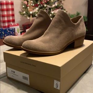Lucky Brand Bootie Tan Suede EUC Sz 9